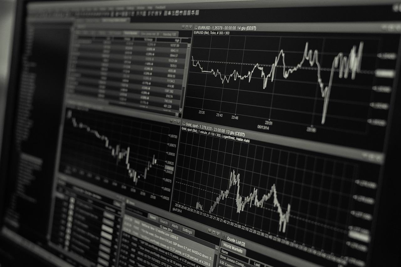 Cryptocurrency or Traditional Savings: Which One Is Best For Storing Wealth?