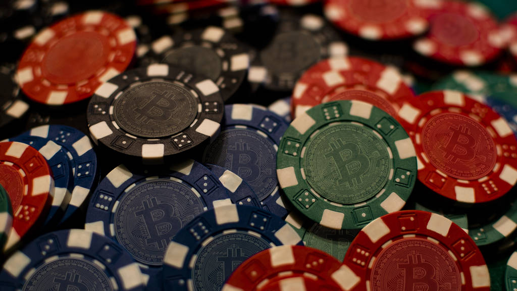 Bitcoin Mining Stocks: Institutional Investors Bet Big on AI-Linked Miners