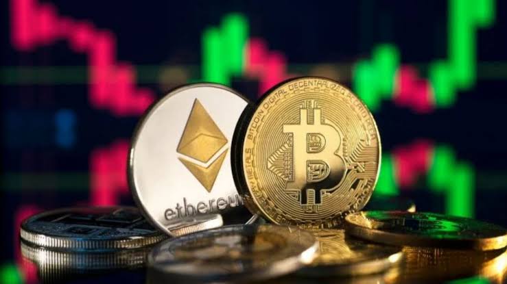 Choppy Day for Crypto ETFs: Bitcoin and Ether Struggle, Solana Holds Steady